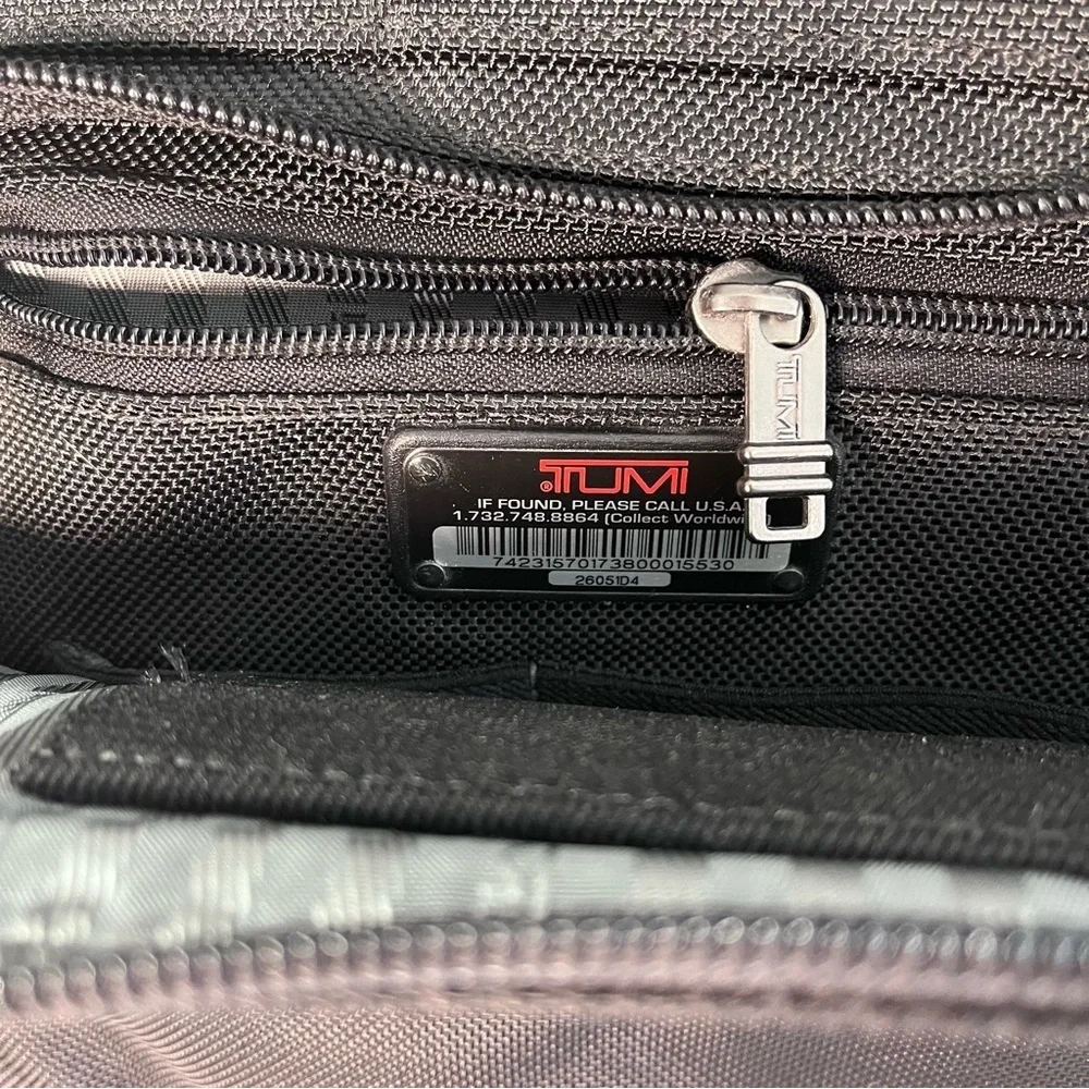 TUMI Black Nylon Compact Alpha 3 Large Laptop Bag Briefcase Expandable